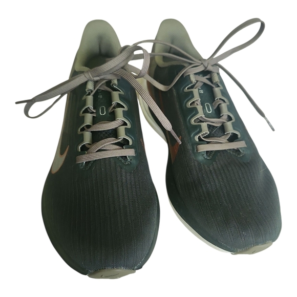 Nike Renew Ride 3 Running Shoes Green White Tan Size 8 - Picture 2 of 7